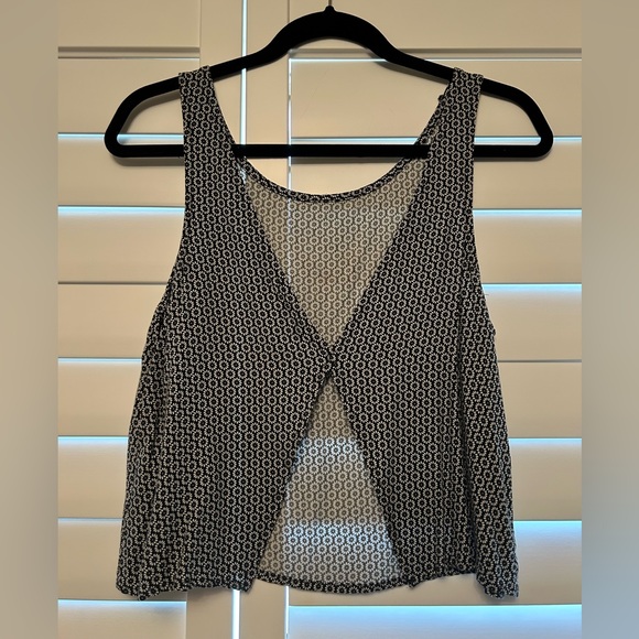 Brandy Melville Floral Patterned Open Back Loose Shirt (OS) - Picture 2 of 2